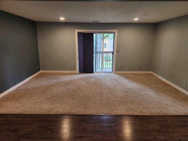 Photo - 9513 University Ave Unidad #8