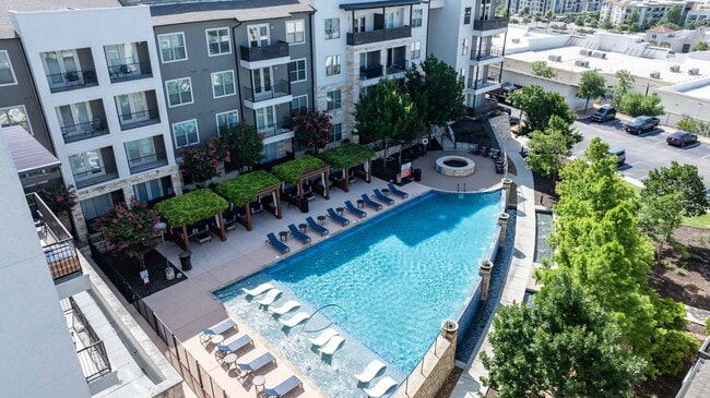 Photo - Henley at the RIM