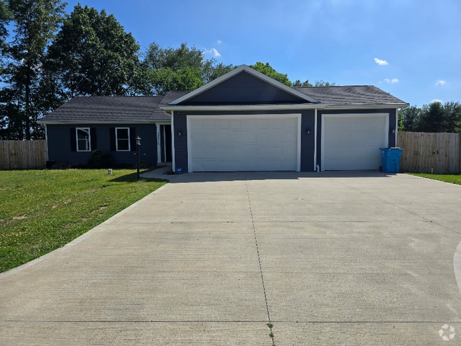Building Photo - 58975 Spring Creek Trail Rental