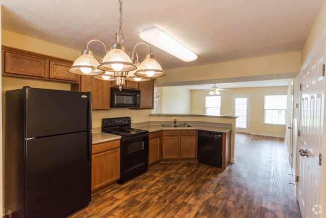 3BR2.5BA-1355-Kitchen - The Summit Townhomes