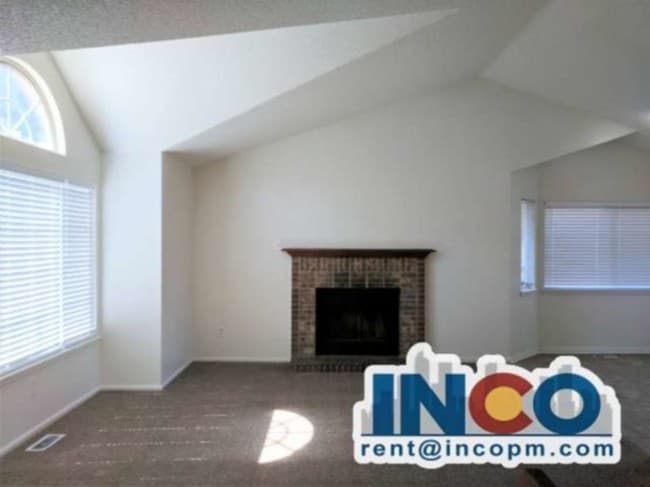 Photo - 4352 Malaya St