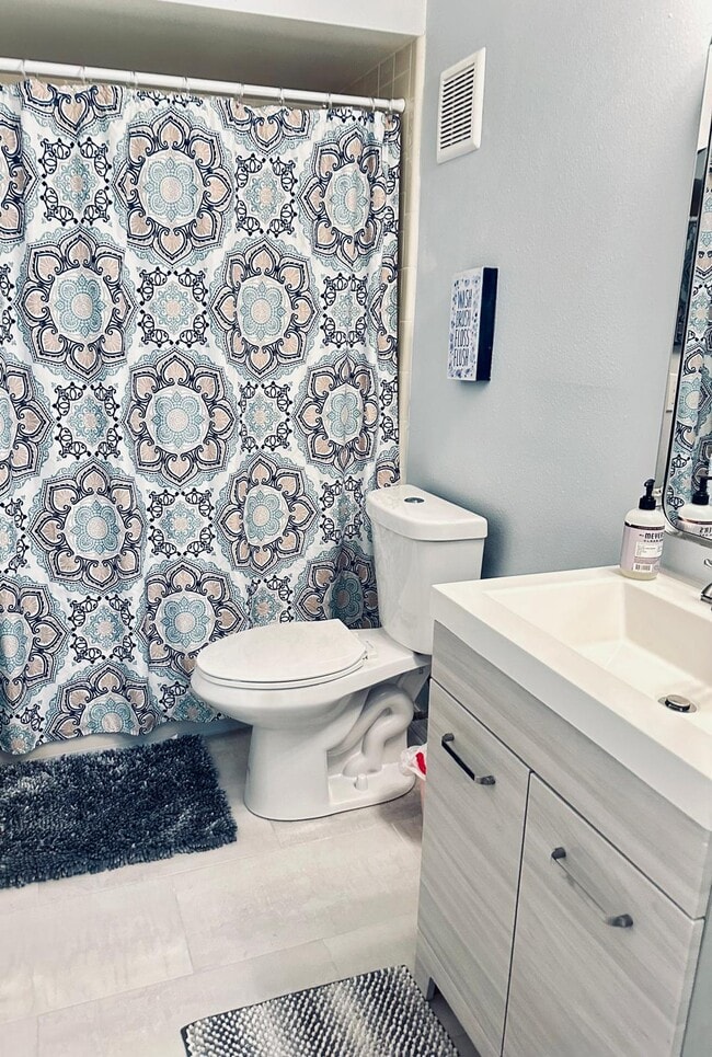 Photo - 2725 Tally Ho Ave