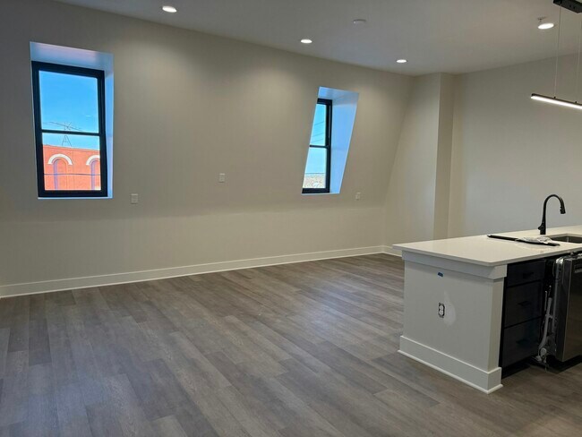 Photo - 106 E Erie St Unit 3D