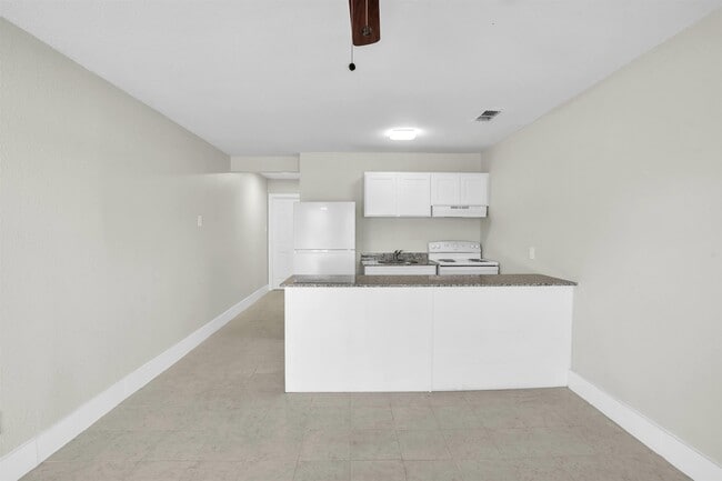 Photo - 1303 Philadelphia St Unit 10