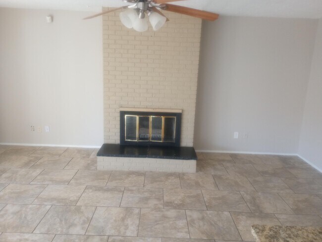 Photo - 11808 Lexington Ave NE