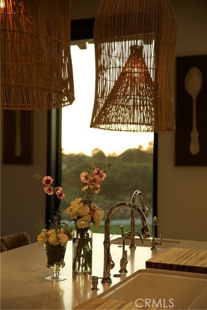 Photo - 2575 Park St