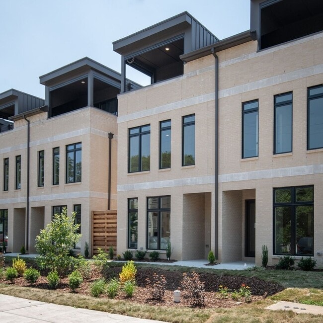 Photo - Stunning Salemtown Townhome!