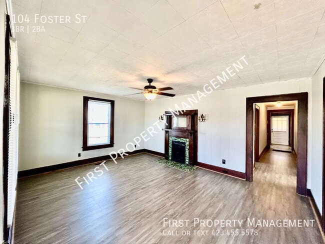 Photo - 104 Foster St