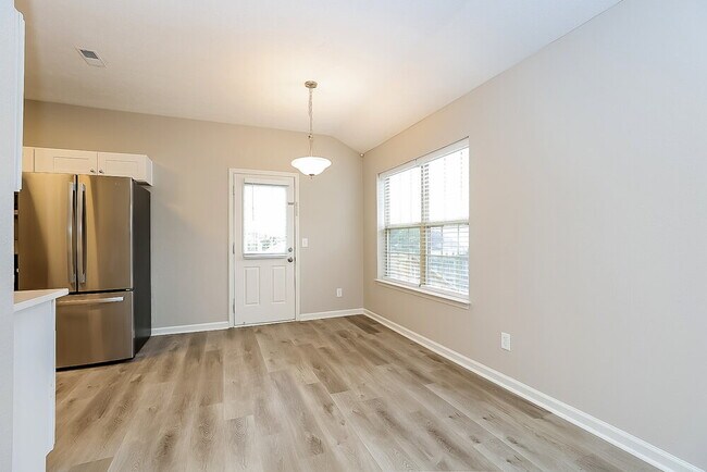 Photo - 327 Lake Forest Dr