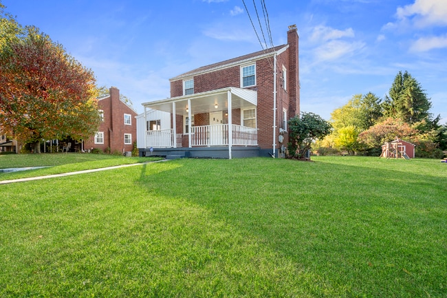 Photo - 1180 Duncan Ave