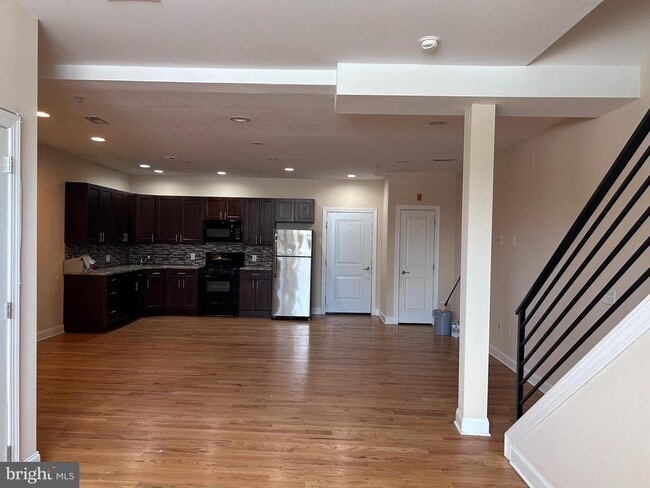 Building Photo - 1400-14 S Darien St Unit G