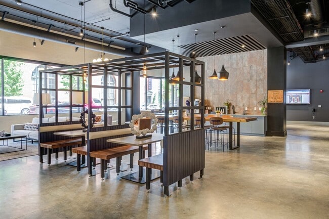 Salón para residentes - 11th and Spruce