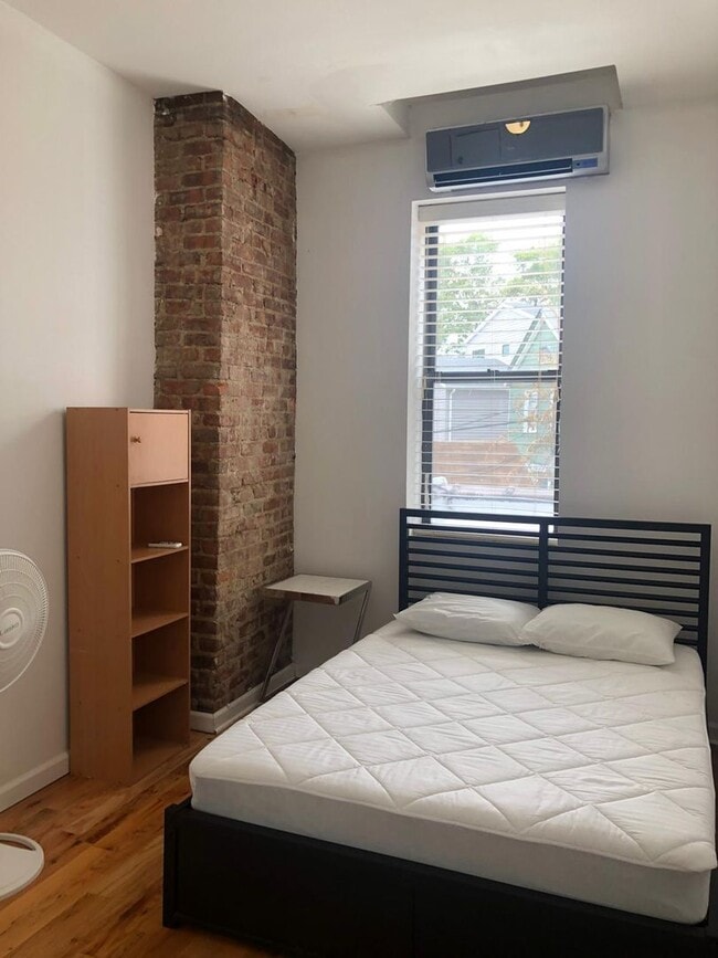 Building Photo - 124-14 Metropolitan Ave Unit 2F