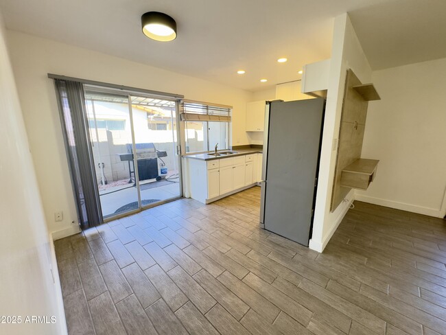 Photo - 1021 W Mission Ln