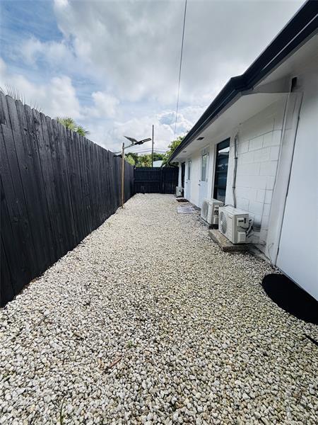 Photo - 1367 Riverland Rd