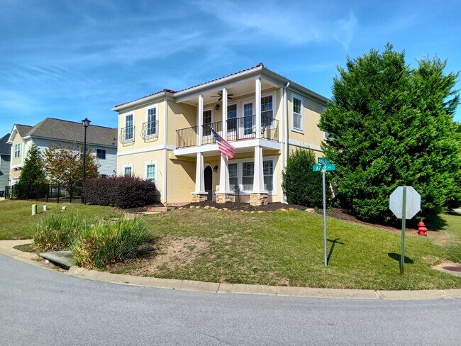 Photo - 305 Amalfi Dr