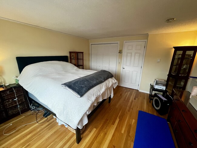 Photo - 250 Congress Ave