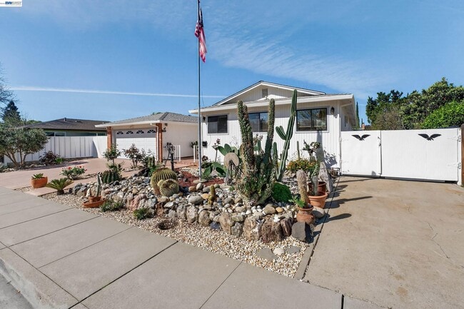 Photo - 1450 Kolln St