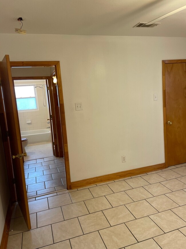 Photo - 5800 N Rampart St Unidad 1