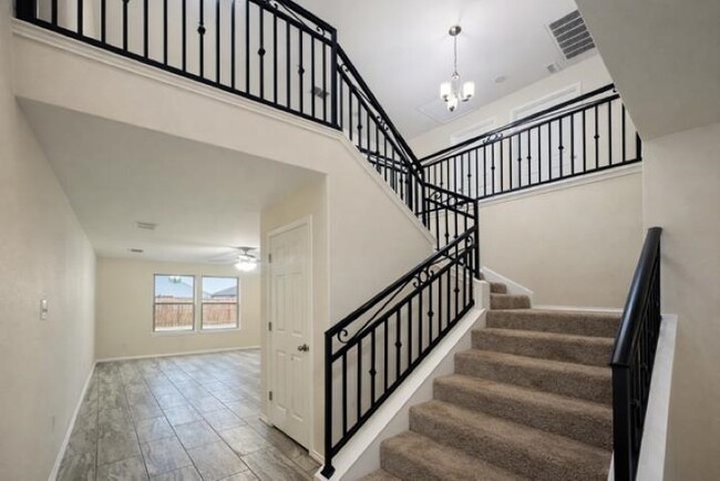 Photo - 5822 Doctorado Dr