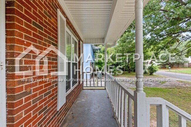 Photo - 4028 Sewall Dr SW