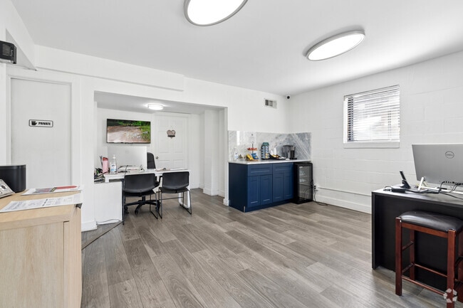 Leasing Office