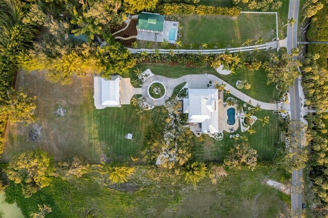 Photo - 450 Bayshore Dr