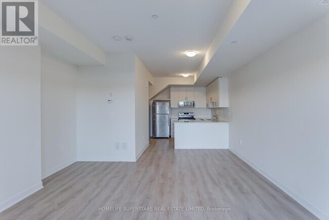 Photo - 1695 Dersan St