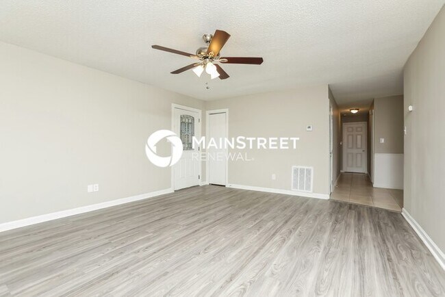 Photo - 3 Bedroom Pet-Friendly Home in Ocoee, FL with Main Street Renewal