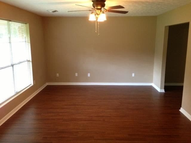 Building Photo - 1601 Salmon Dr Rental