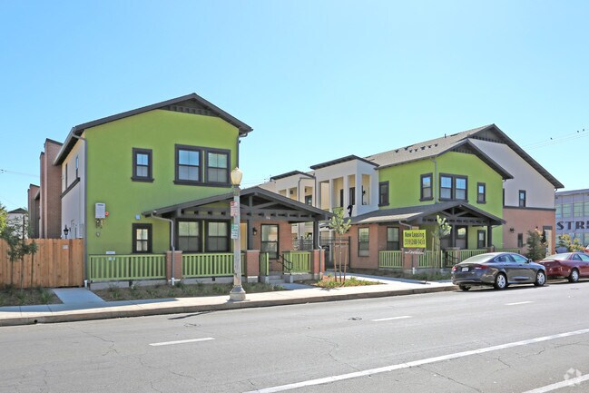 Fulton St Side - The Georgia Apartments