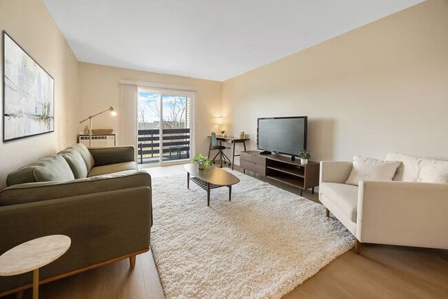 Building Photo - Kingswood Garden