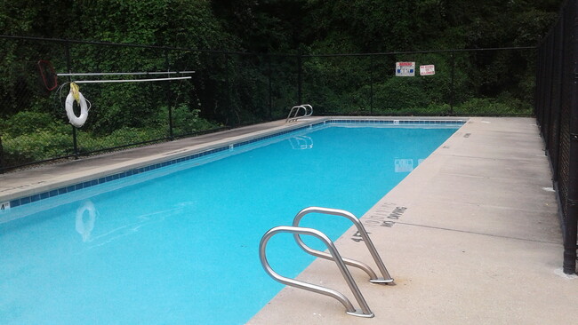 Photo - Adorable Condo in Sunset Hills! 2BR/1BA