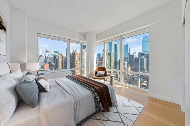 Photo - 550 W 45th St