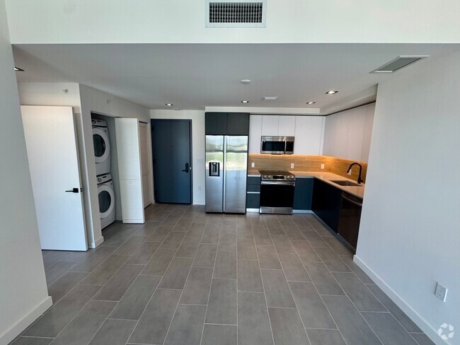 Building Photo - 2000 N Miami Ave Unit B1 Rental