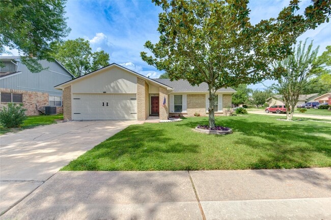 Photo - 3702 Royal Manor Dr