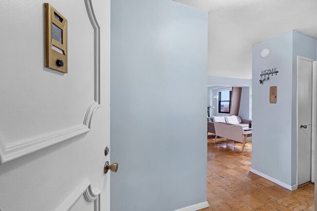 Photo - 201 Saint Pauls Ave