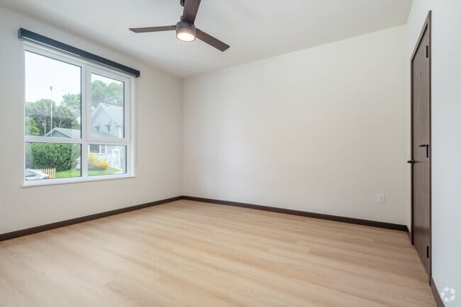 1BR, 1BA - 770SF - Bedroom