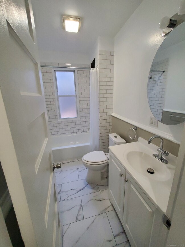 Building Photo - 432 Dixwell Ave Unit 1st Floor