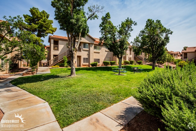 Building Photo - Bright and Spacious 2Bdm 2Ba in Gated Comm... Rental