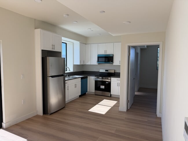 Photo - 14535 Weddington St