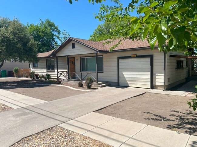 <b> Refreshed Three Bedroom Central Sparks... - <b> Refreshed Three Bedroom Central Sparks... House