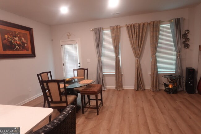 Photo - 175 Tulip Dr