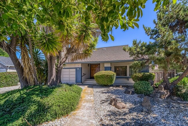 Photo - 35216 Wycombe Pl