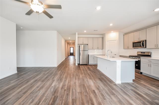 Photo - 380 Mohan Dr