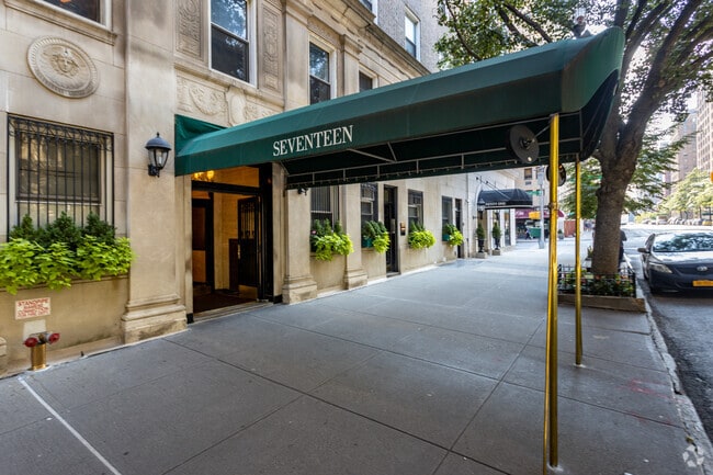 Photo - 17 E 96th St