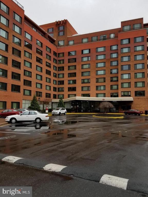 Photo - 1121 Arlington Blvd Apartment Unit 933