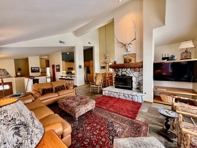 Photo - Snowcreek V – Stunning 4 Bed, 3 Bath Corner Unit