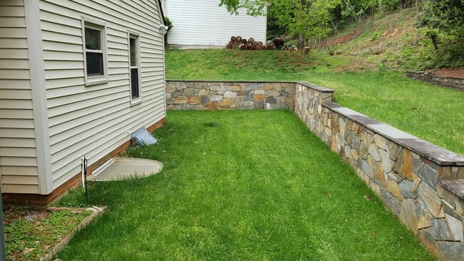 Photo - 1542 Surry Hill Ct