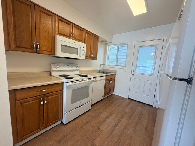 Photo - Charming 2 Bedroom Unit in NE Portland Water/ Sewar & Garbage PAID FOR!!!